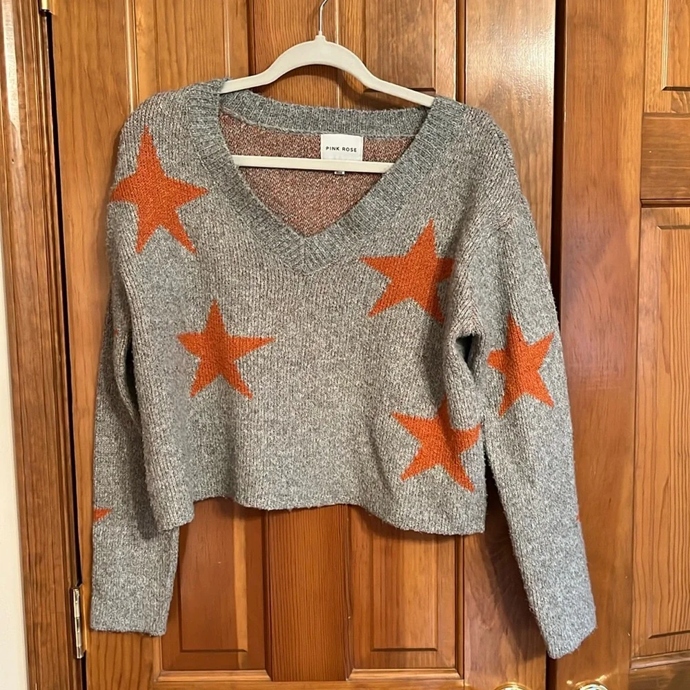 Star Sweater - Picture 1 of 3